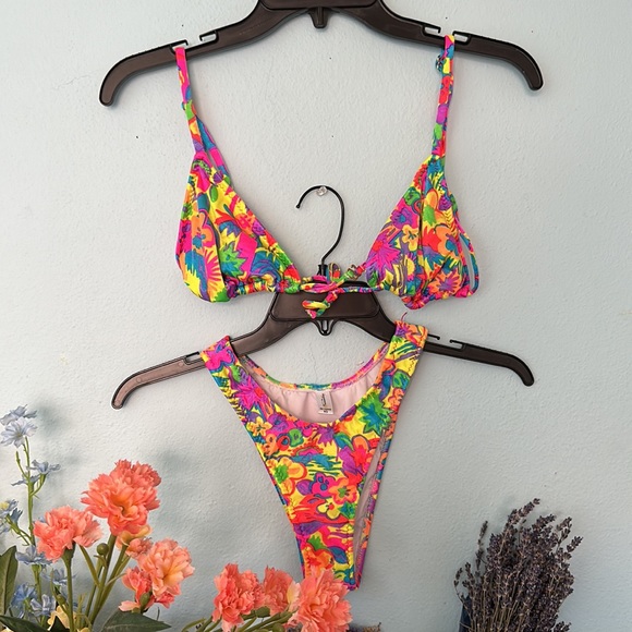 HEAVY MANNERS SIGNED, SEALED, DELIVERED BIKINI - Picture 5 of 16